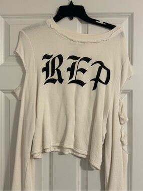 Taylor‎ Swift Reputation Ripped Long Sleeve Cropped Top Sweater Size Medium